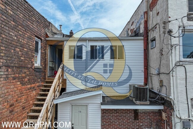 Photo - 111 N Shiawassee St Unit 111 1/2 N. Shiawassee St. - Upper