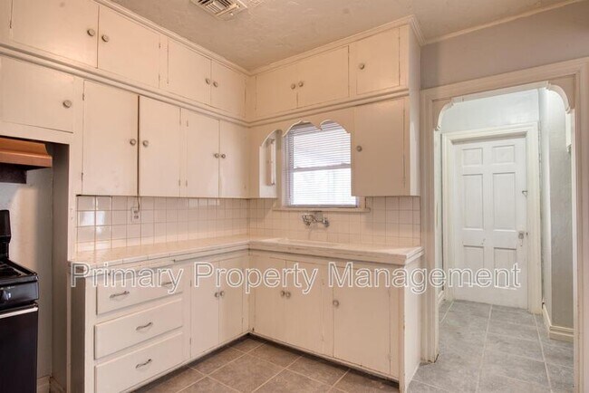 1132 N St Clair Ave