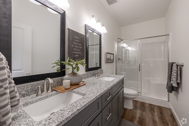 3BR, 2BA - 1,221SF - Primary Bathroom