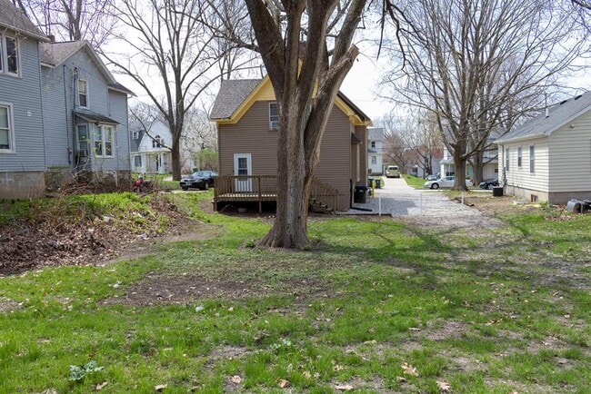 Photo - 414 S Lucas St