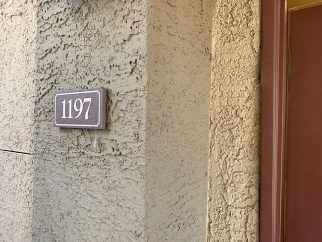 Building Photo - Beautiful Condo in a Gated Community Near ...