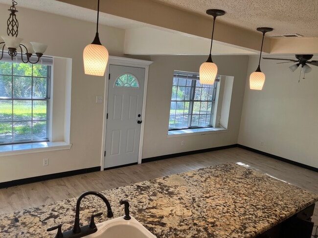 Photo - 626 Trailwood Ct