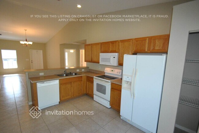 Photo - 1660 E Breezy Ln