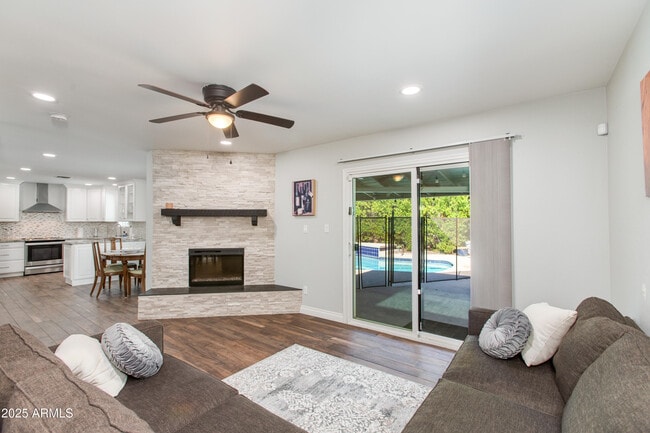Photo - 4521 N 35th St