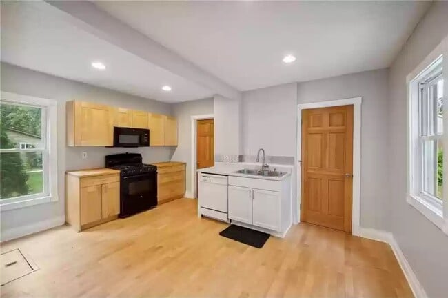 Photo - 1609 3rd St NE House Unit 1609  1