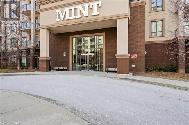 Photo - 2490 Old Bronte Rd Unit 720
