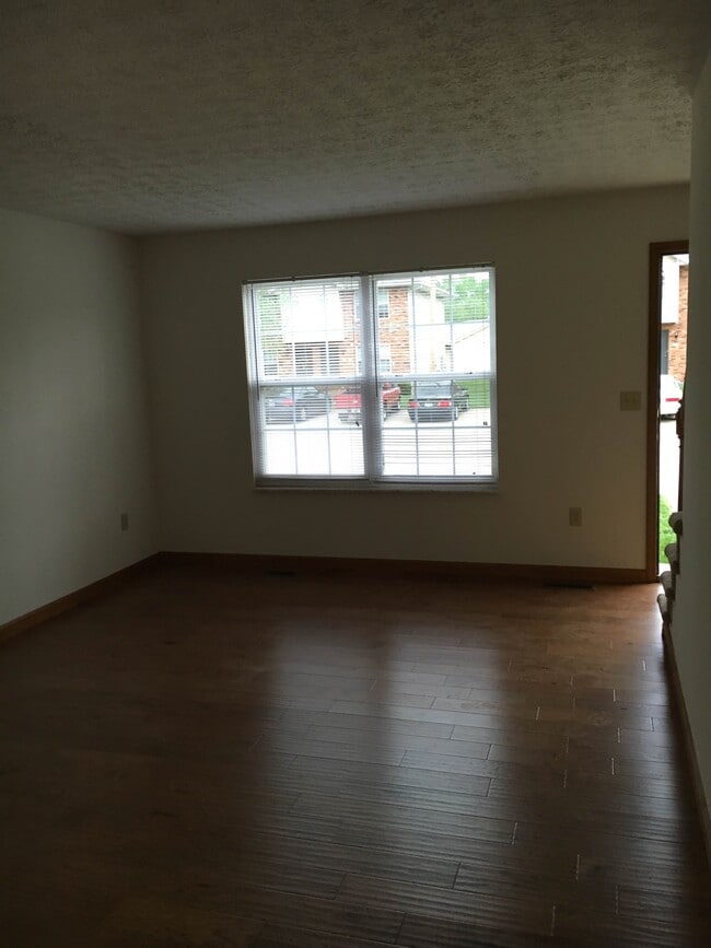 Photo - 24 Peartree Ln