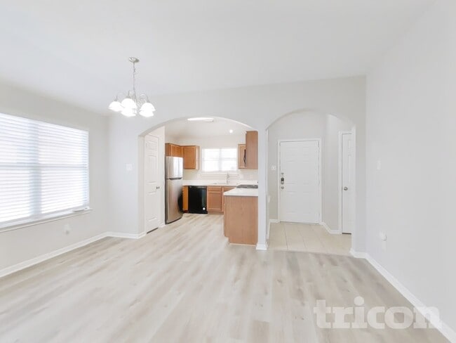 Photo - 7402 Deloache Ave