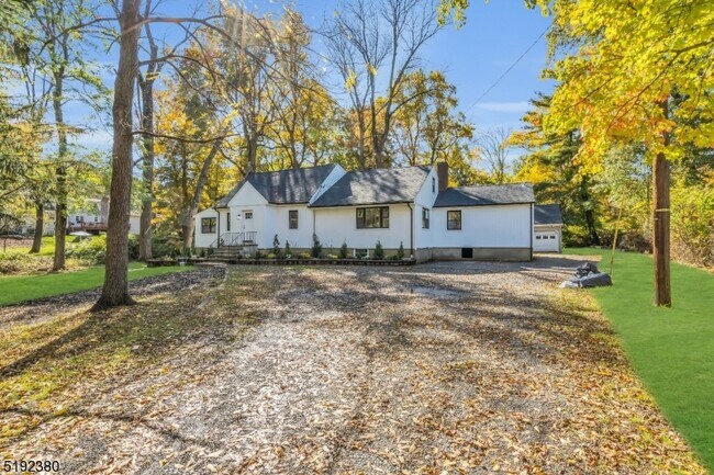 Photo - 1153 Plainfield Ave