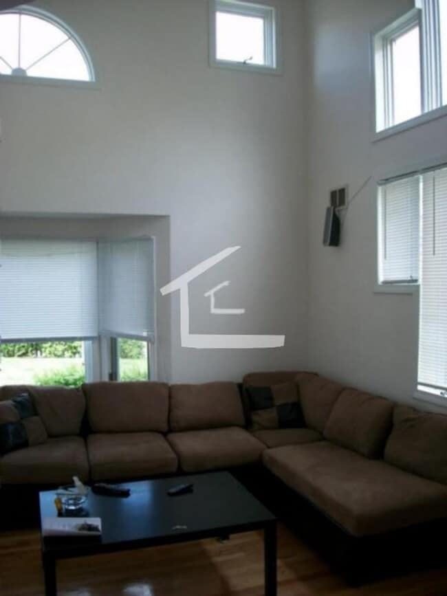 Building Photo - 3bed 2.5bath townhouse in Allston