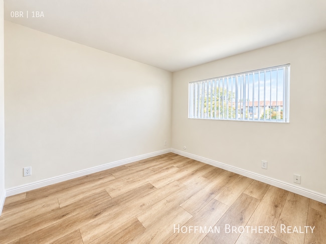 14024 Oxnard St Unidad 21