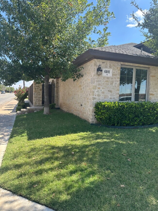 Beautifully Maintained Duplex - Lease Only - Beautifully Maintained Duplex - Lease Only Apartment Unit A