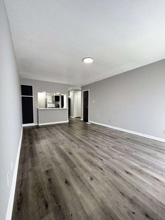 Building Photo - Discover Your Perfect Home at Bellagio Nor... Unit 1240-I