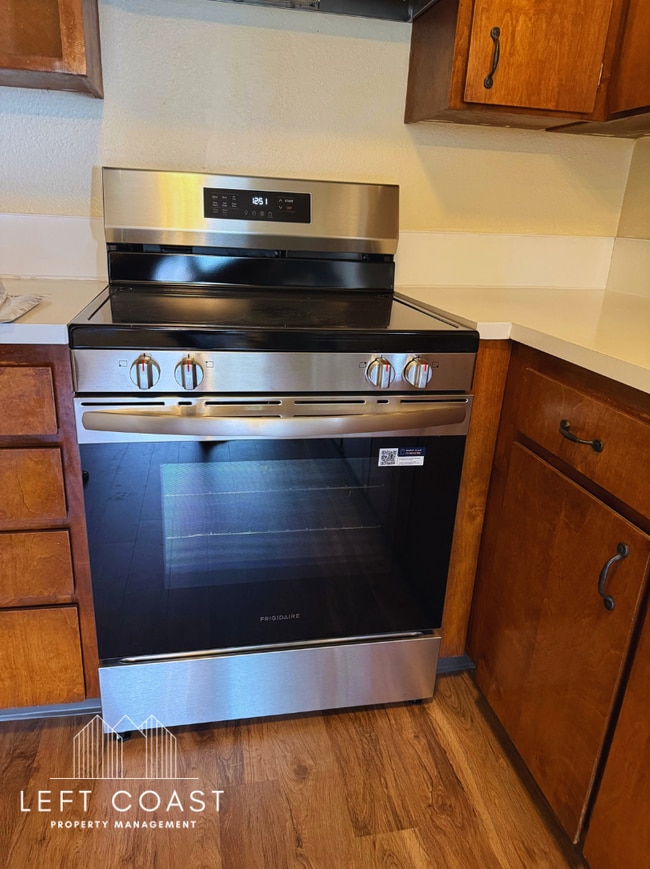 Photo - 310 S Point St