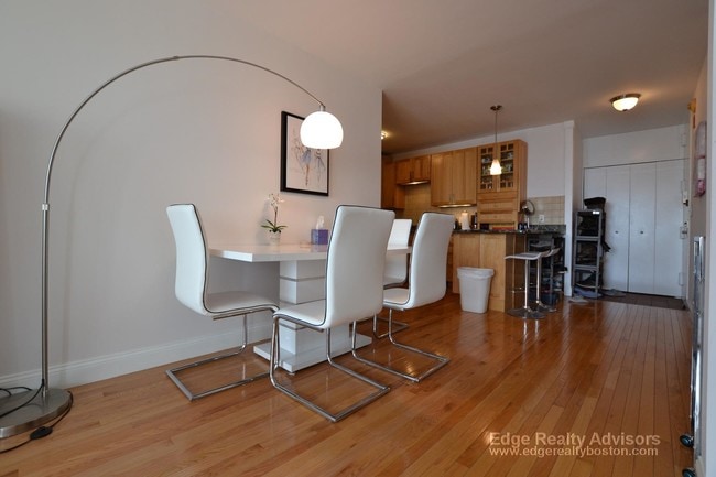 Photo - 65 E India Row Unit D