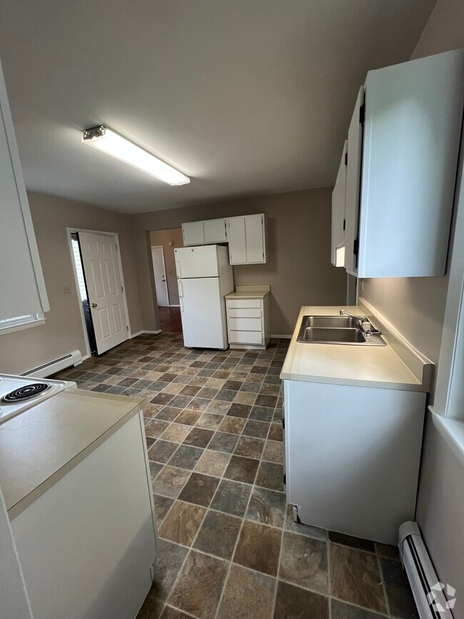 Building Photo - 113 Cross St Rental