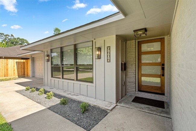 Photo - 9606 Pine Lake Dr
