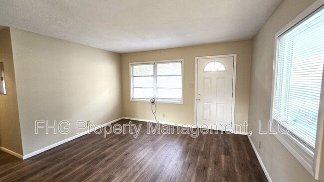 Photo - 114 Forrester Dr