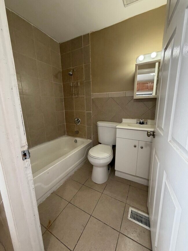 Photo - 16130 Justine St