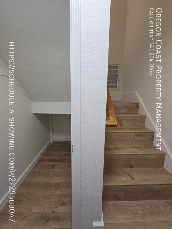 Photo - 1135 SE Oar Ave