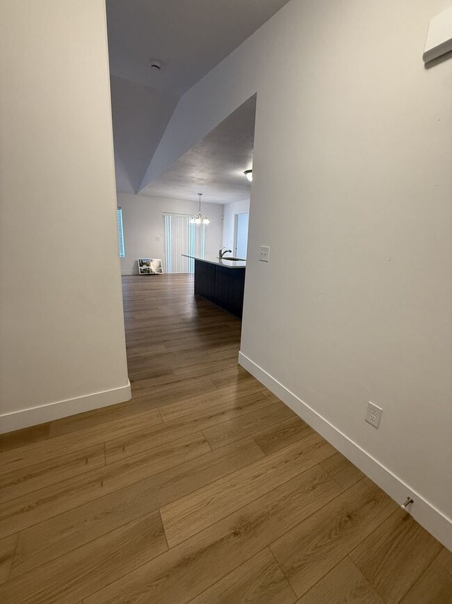 Photo - Spacious 3-Bedroom Upper-Level Home in Gra...