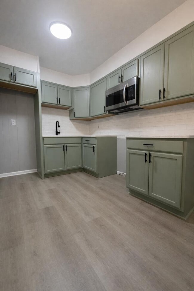 Photo - 1711 Birchwood Dr SE