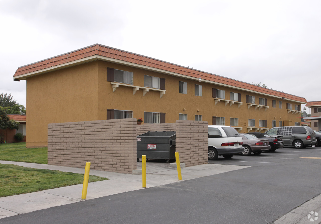 Photo - Victoria Heights Apartments