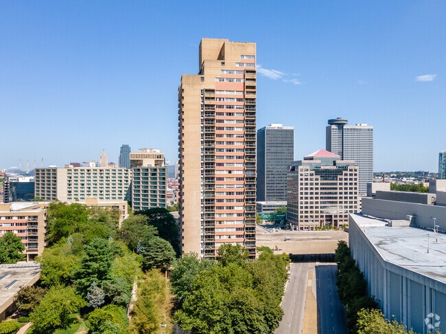 Photo - San Francisco Tower Apartments