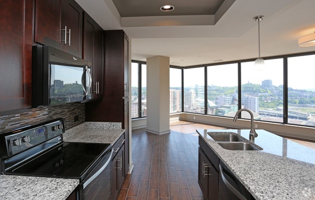2BR, 2BA - 1,394 SF