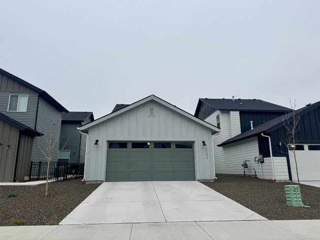 Photo - 8884 W Hill Rd Pkwy