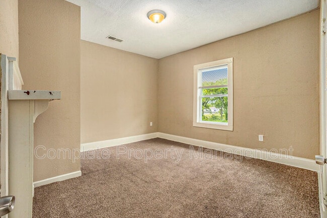 Photo - 3827 40th Ave N