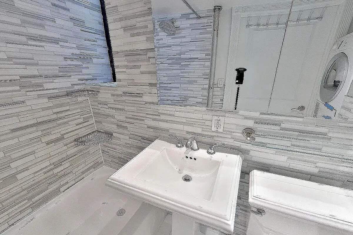 Photo - 179 Essex St Unit 3