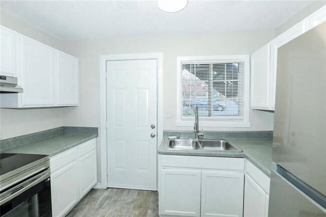 Photo - 2055 Alison Ct SW Unit 6