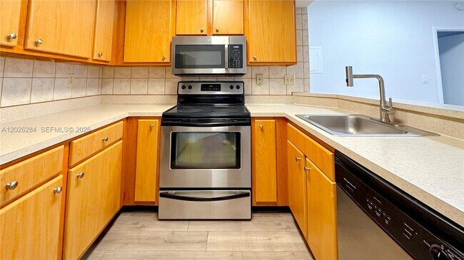 Photo - 2445 SW 18th Terrace Unit 107