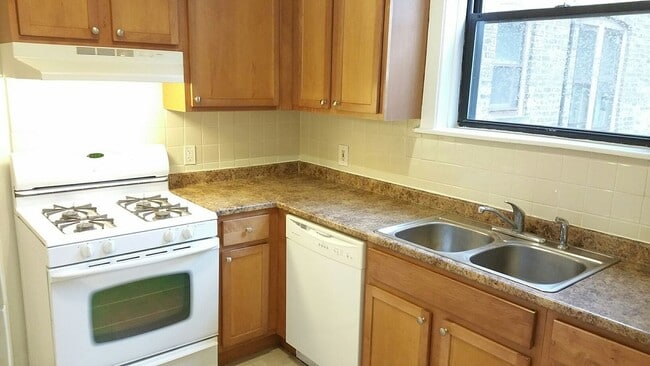 Photo - 708 Seward St