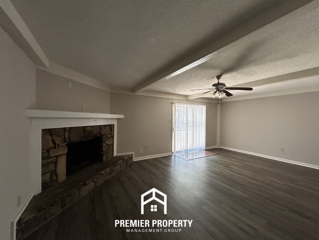 Photo - 3BR/2BA Memphis Rental with Attached 2-Car Garage & Hardwood Flooring