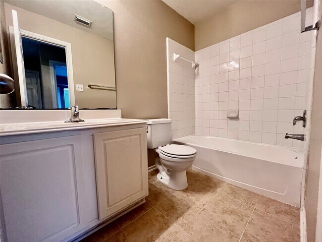 Photo - 2811 Hackamore Hollow Ln