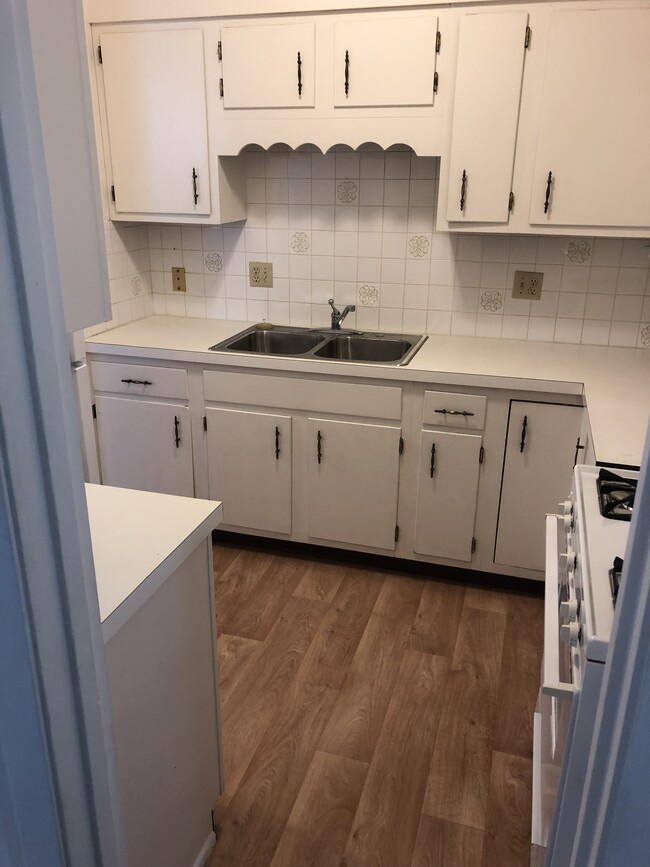 Building Photo - 1610 Bryan St Unit 1A Rental