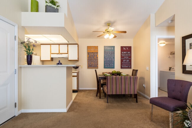 Building Photo - Sterling Pointe Apartments