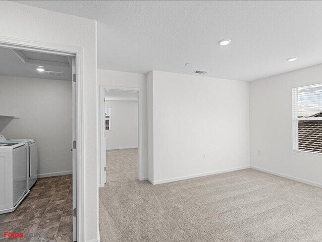 Photo - **** MOVE IN SPECIAL- 1/2 OFF FIRST MONTH ... Casa