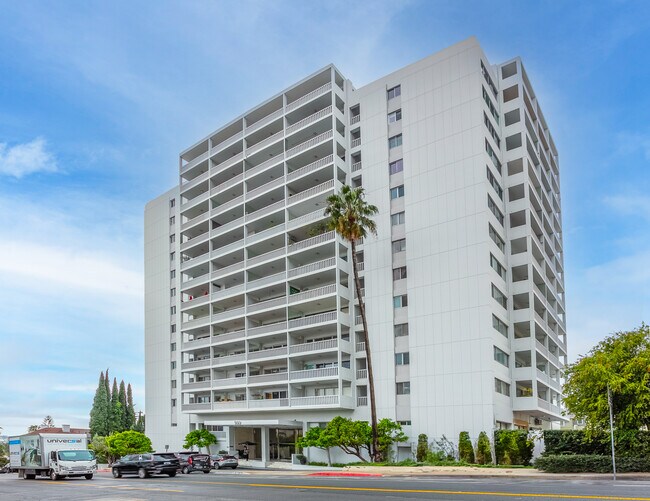 Photo - 999 N Doheny Dr Unidad 402