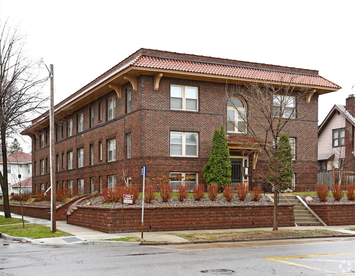 Wolkowicz Realty - Wolkowicz Realty Apartments
