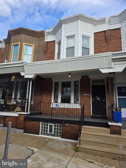 Building Photo - 4835 N Lawrence St Rental