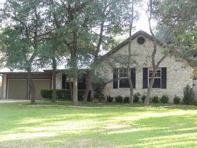 Building Photo - 3211 Park Hills Dr