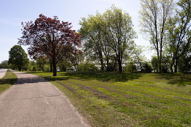 Lakeview Apartments