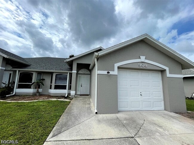 Photo - 908 Cape Coral Pkwy W
