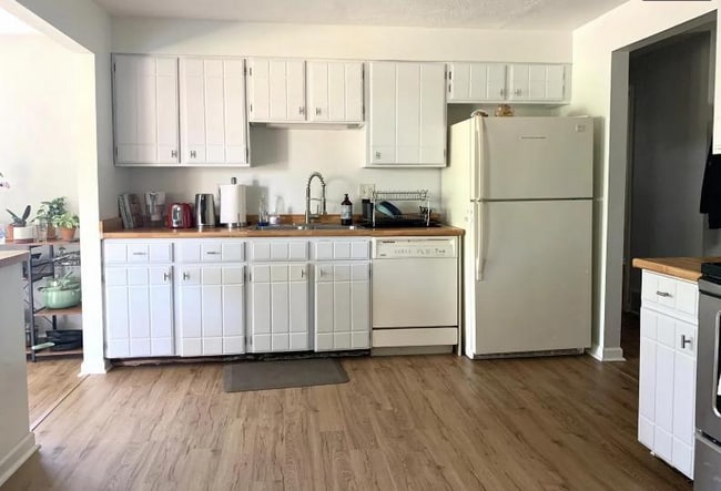 Photo - 8490 Benton St