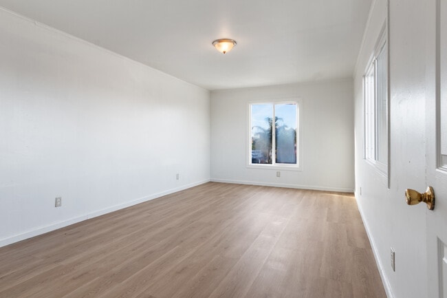 Photo - 1436 23rd St Unit B