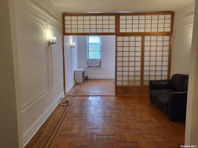 Photo - 43-30-43-46 46th St Unidad 4 D