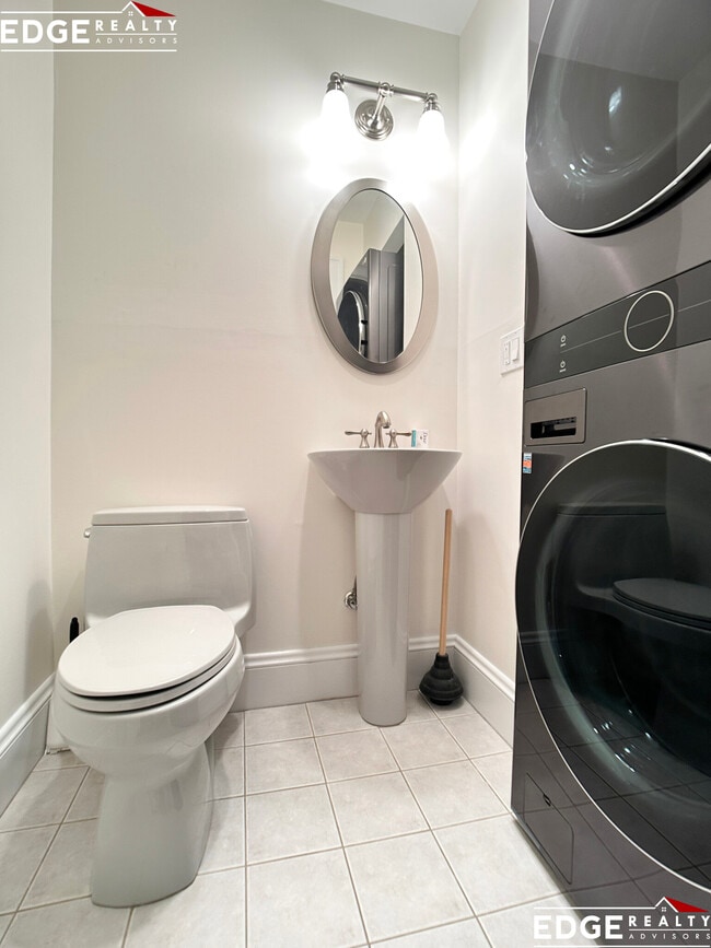 Photo - 43 Carlton St Unit 3